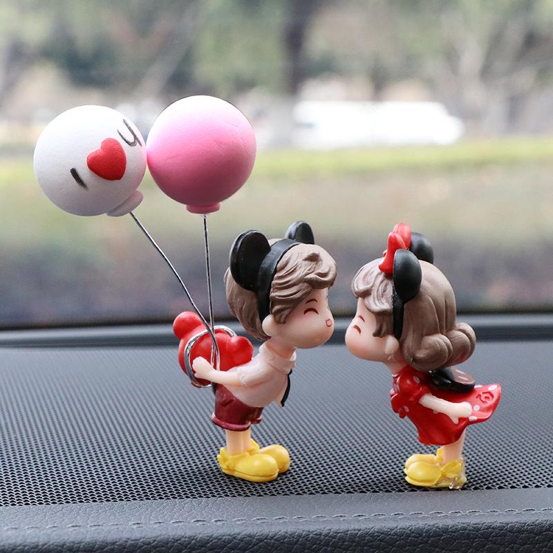 Cute Kissing Couple Dolls: Electric Car Interior Ornaments