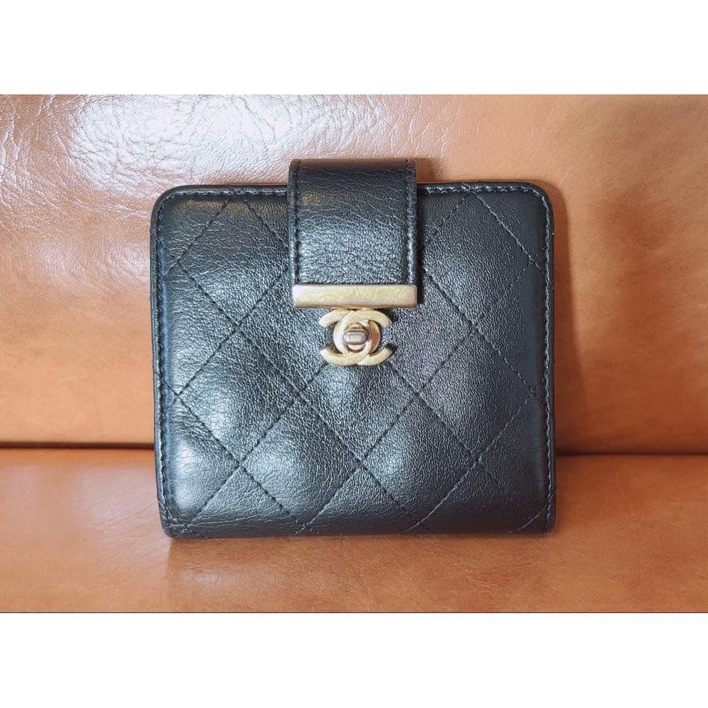 Used Chanel Shiny Lambskin Small Wallet