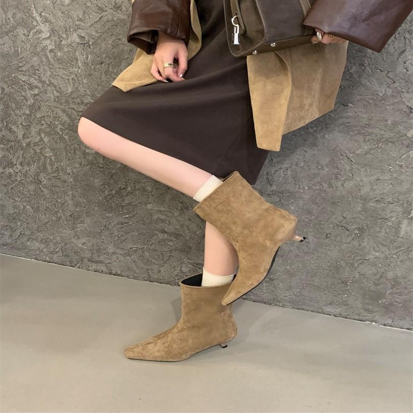 Super fire short boots women's 2025 new winter retro brown suede pointed cat and elastic thin boots