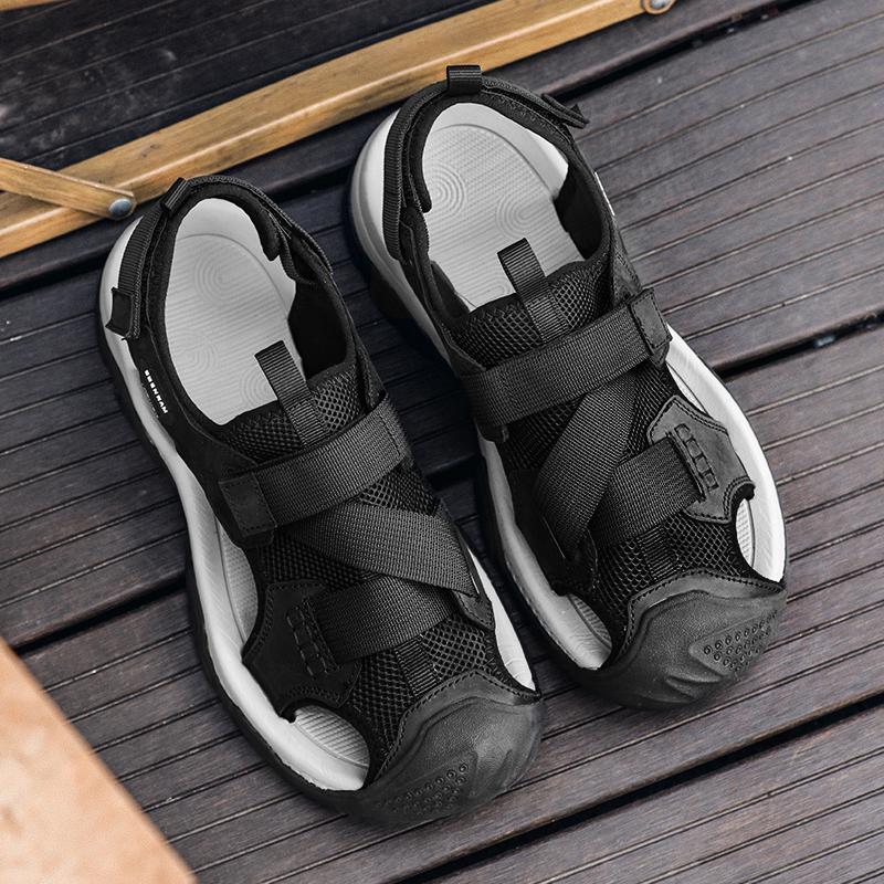 Summer Anti-collision Toe Men Sandals Outdoor Walking Summer Shoes Casual Leather Hiking Man Wading Shoes Hollow Out Beach Flats
