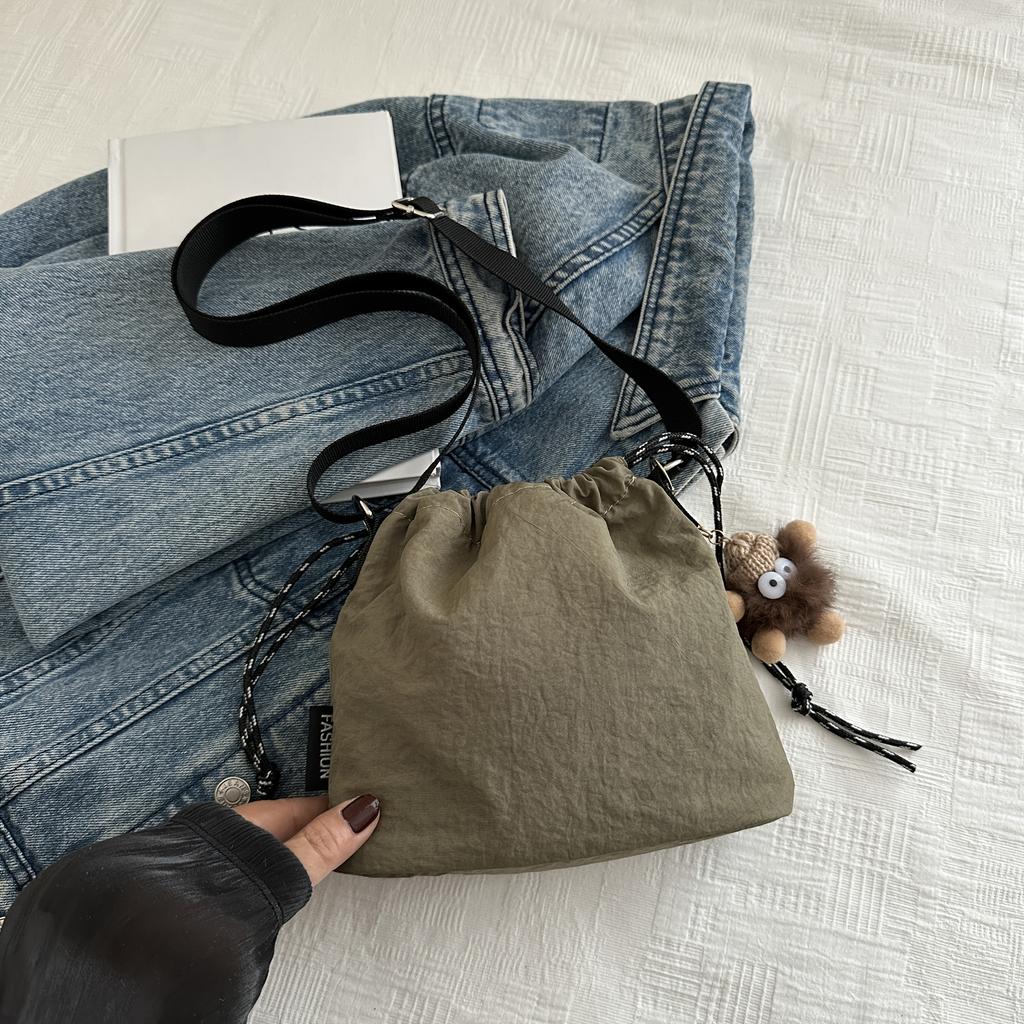 Lightweight Nylon Shoulder Bag for Women Casual Drawstring Bucket Style with Adjustable Strap, Large Capacity, Perfect for Travel & Daily Commute