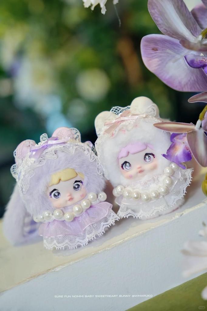 [TRRCEPOS] Nommi Sweetheart Bunny Blind Box (1 stk), Lovebu Plysjleke, Autentisk  Myk Kaninøre Nøkkelring & Blind Box  8 Typer + 2 Tilfeldige Hemmelige
