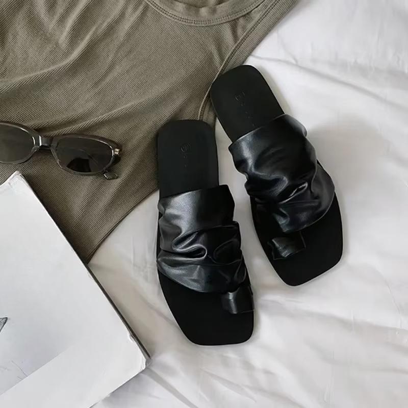 

Повседневные женские сандалии на плоской подошве, тапочки, новые летние туфли для улицы, нишевый дизайн, потертые, плиссированные, ворсовые, пляжные туфли, женские, белые 40 чёрный