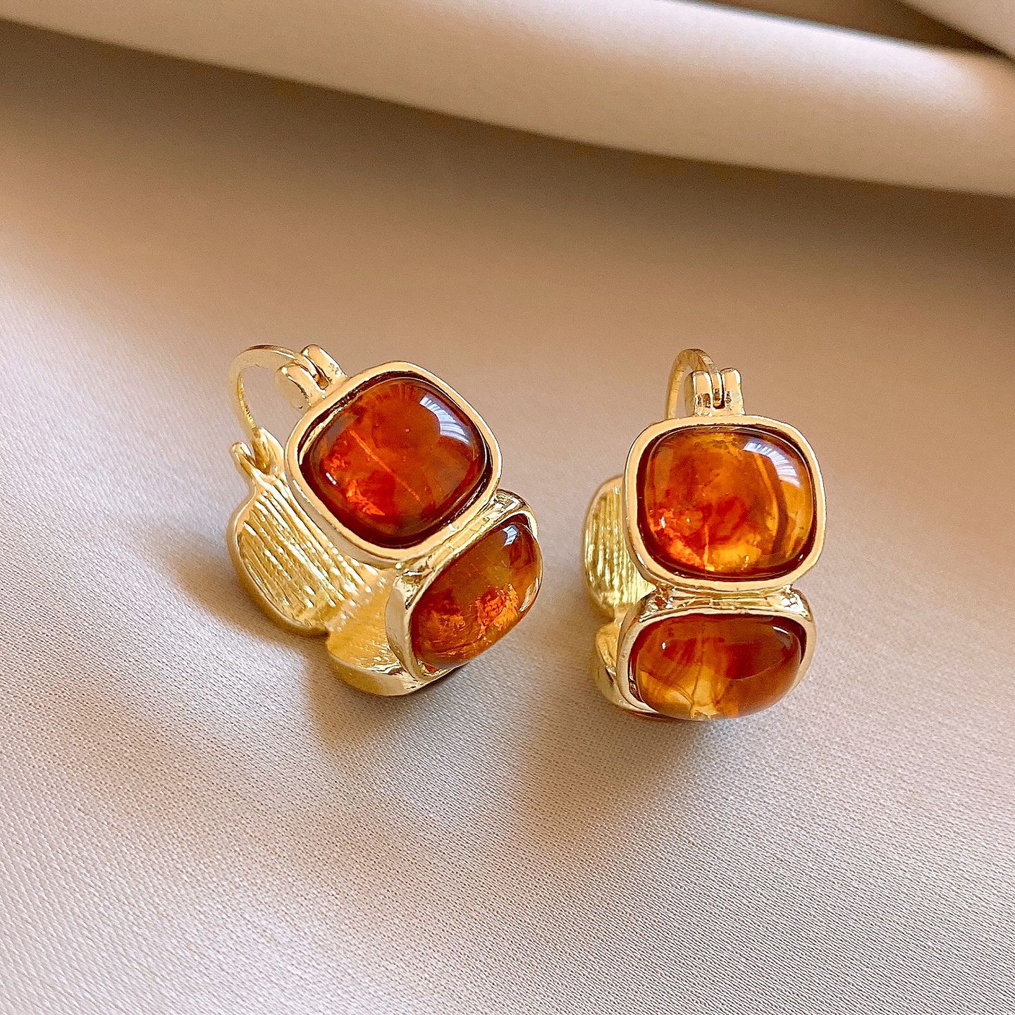 Ретро кофейные геометрические квадратные смоляные серьги легкая роскошь серьги-гвоздики персонализированные простые серьги женские