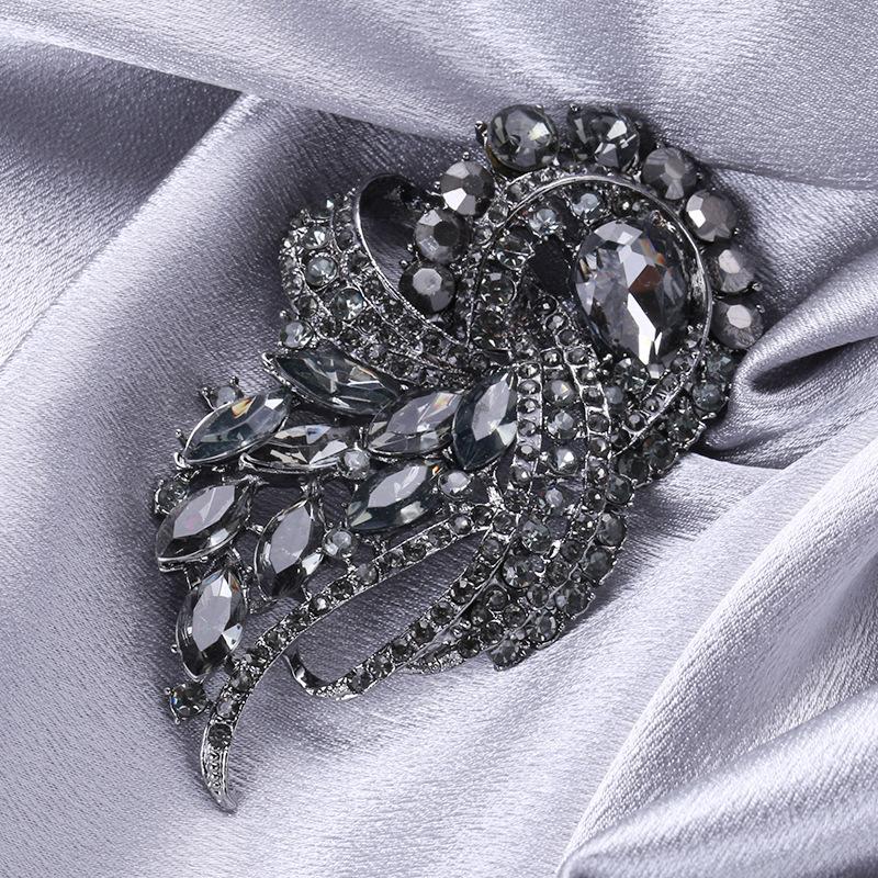 

Роскошная ретро атмосферная брошь из сплава для женщин, высококачественный костюм, платье, булавка, аксессуары, подарок чёрный