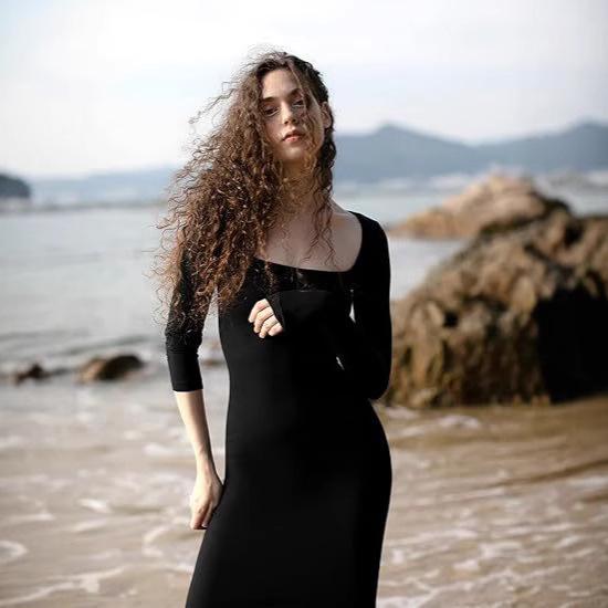 European & American Women's Ribbed Slimming Long Dress - Spring/Summer 2024 Collection