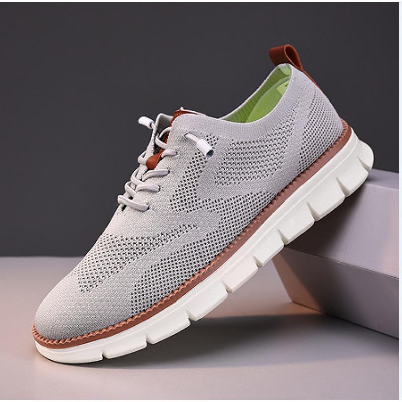 Popular Fashion and Lightweight Running Shoes Lace-up Sports and Leisure Men's Shoes Breathable Fly-woven Loafers Men's Large-size Men's Shoes
