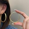 Ballad-style Elegant Round Earrings for Girls, Featuring Small-scale, Exclusive, Luxurious and Fashionable Design, with Exaggerated Style.