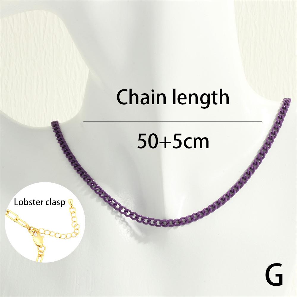 Moderner trendiger Damen-Choker mit farbiger mehrlagiger kubanischer Kette