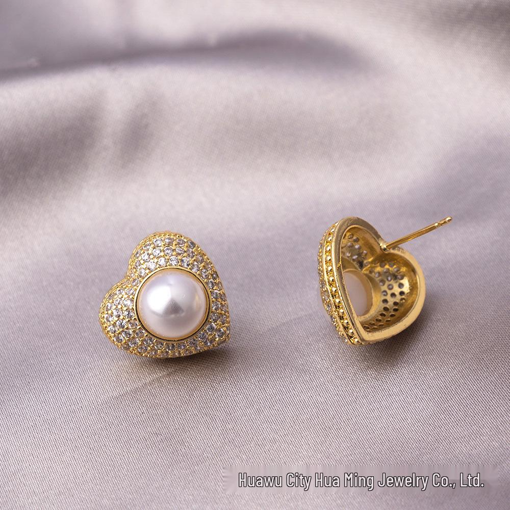 Elegante baumelnde Ohrringe mit französischen Perlen: Vergoldet, Vintage-Design in Silber 925