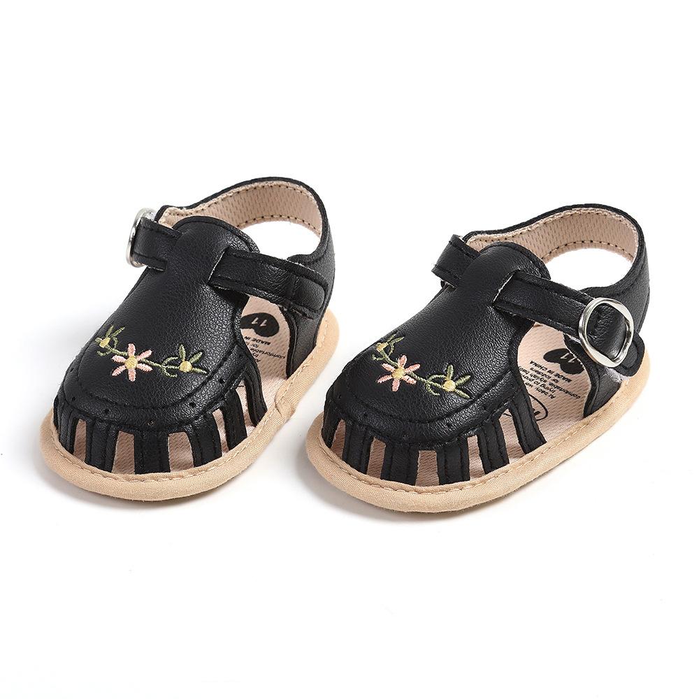 Sommarsandaler med mjuk sula för bebisar 0-12 månader, kompletta med söta broderade mönster och bekväma stilar lämpliga för tidig gång.