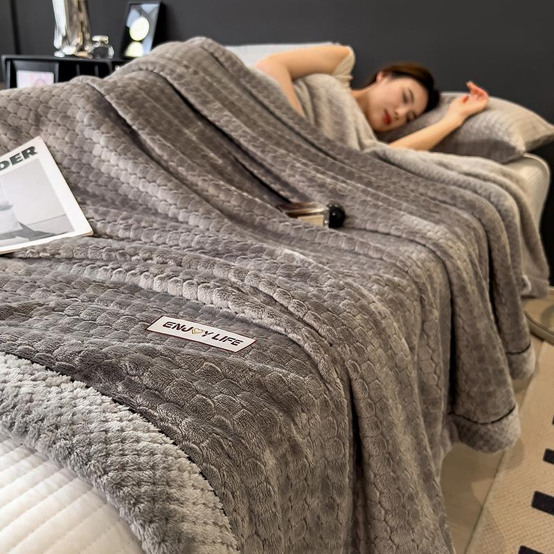 Coral Fleece Autumn Winter Warm Blankets for Bed Thicken Velvet Blanket Quilt Soft Comfortable Warmth Quilts Washable Machine
