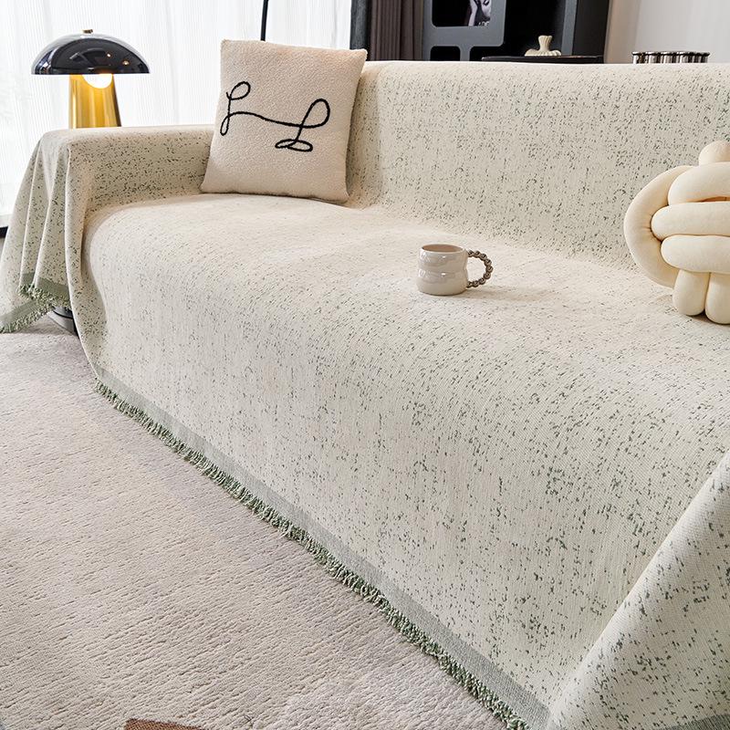 Prémiový potah na pohovku z žinylky: Univerzální deka pro celý rok 2024