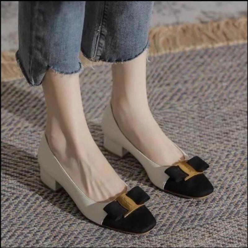 Classiche Décolleté da Donna con Tacco Grosso e Fiocco Decorazione in Metallo Semplici Punta Quadrata Pelle Scarpe Singole Moda Scarpe da Abito Taglia Plus 42