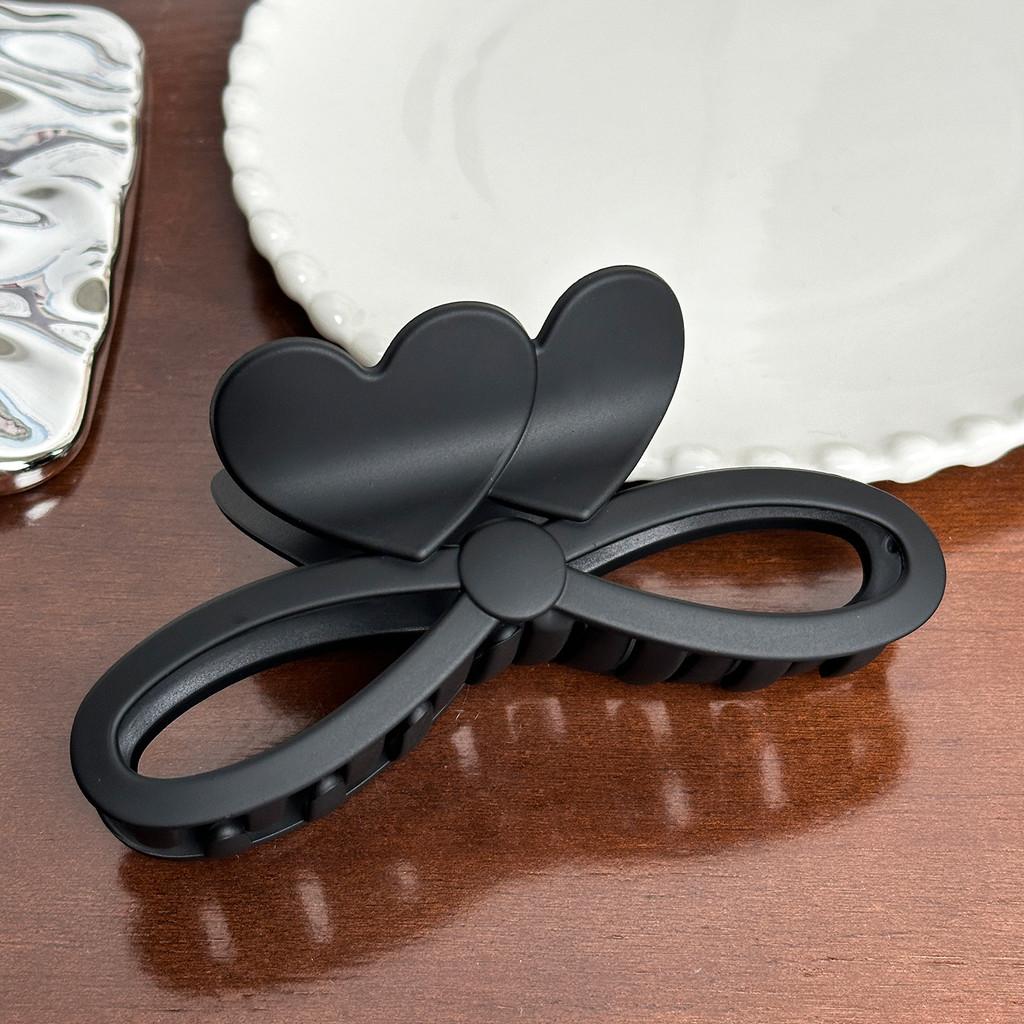 

Chic Heart Oversized Hair Clip Handmade For Fashionable Womens Hair Accessories чёрный