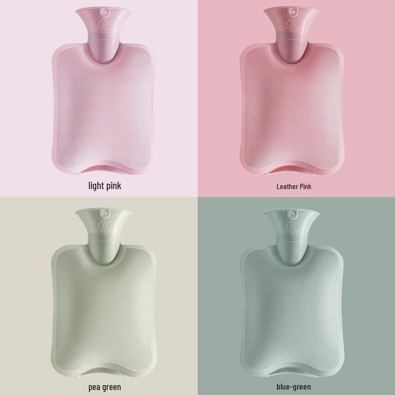 Bolsa de Água Quente Portátil de PVC Espessado com Aquecedor de Mãos de Pelúcia Sarjada.