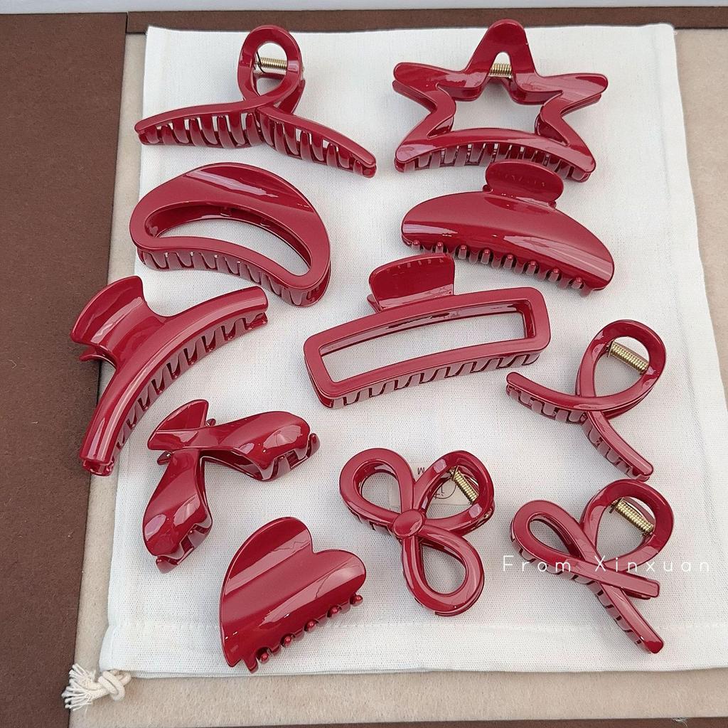 Korean Gold Glitter Shark Clip: Festive Red Claw for Versatile Updo Hair Accessory