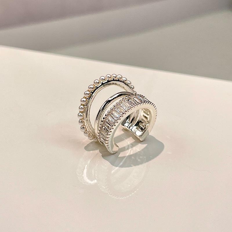 

Європейські та американські цирконові тришарові перлинні кліпси для вух, жіночі для повсякденного носіння без проколів вух, кліпси на хрящ вуха, сережки в стилі легка розкіш, сережки.