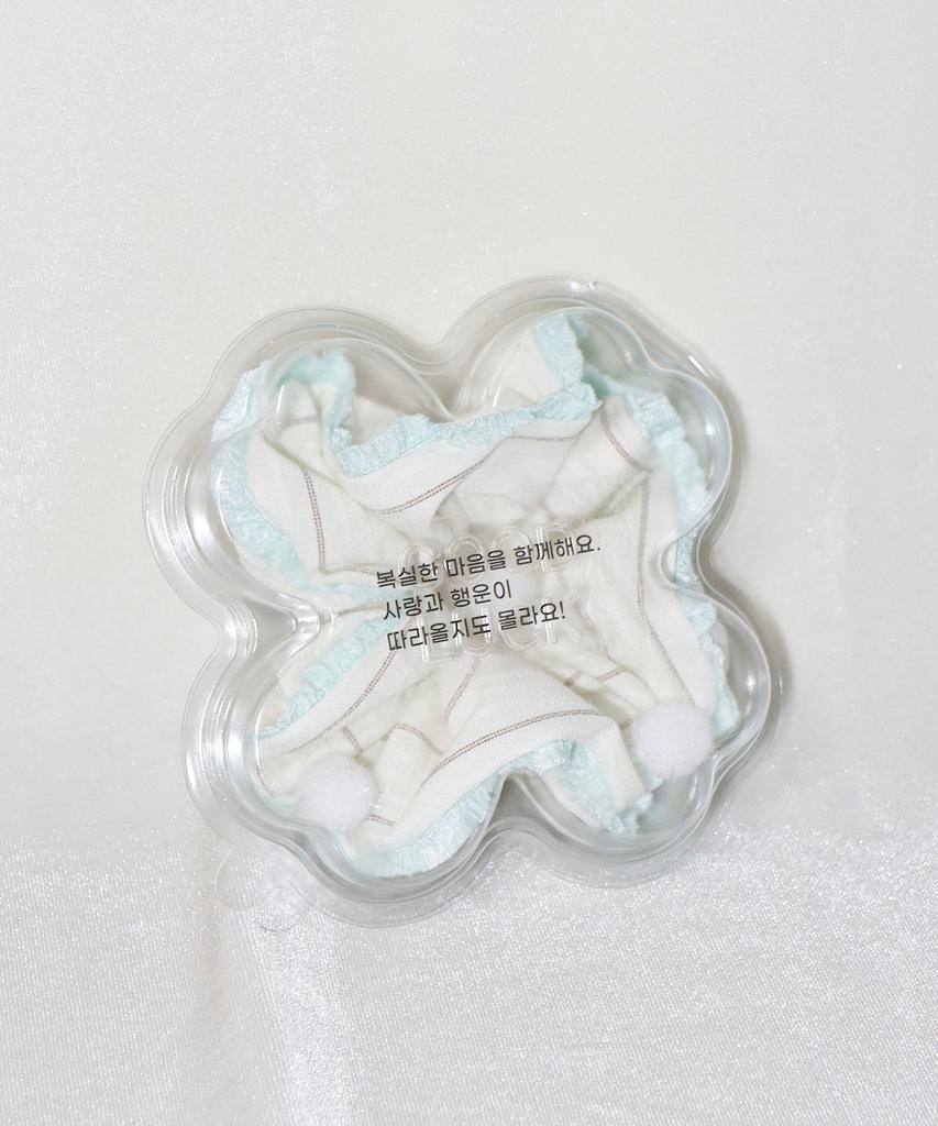 Sunae Mint Vanilla Gelato Scrunchie
