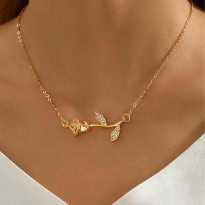 Collana in Acciaio Titanio Fiore di Tulipano - Accessorio Versatile di Alta Gamma da Donna per l'Estate, Non Sbiadisce