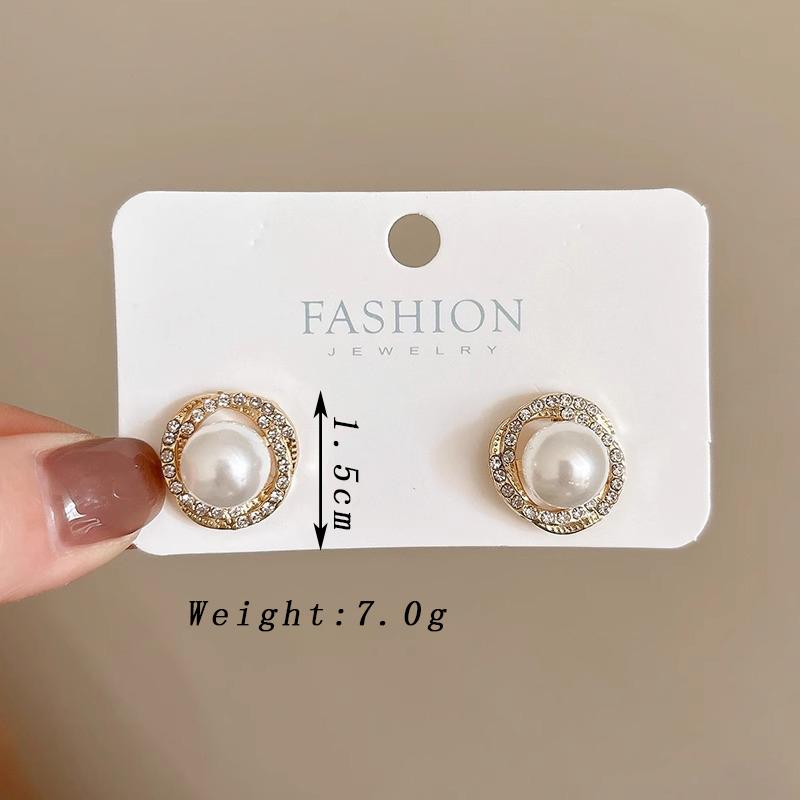 

Fashion Imitation Pearl Stud Earrings for Women Twist Wrap Rhinestones Earrings Party Cute Temperament Geometry Zircon Gift