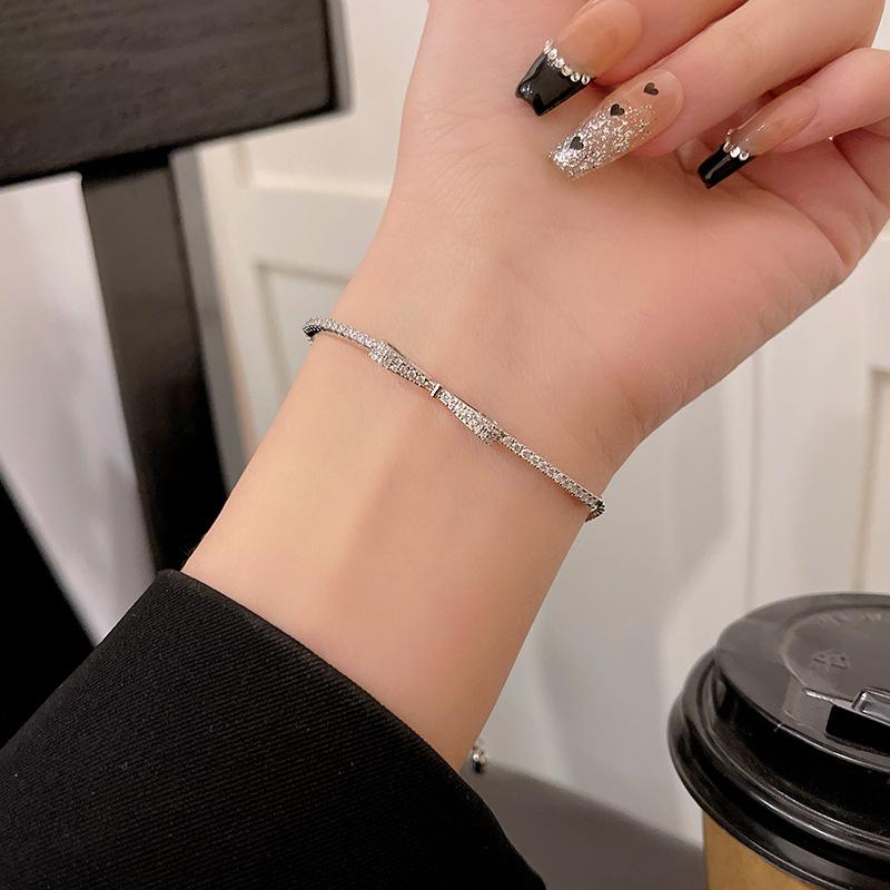 Micro-inlaid zircon bow bracelet women s adjustable personality bracelet couple girlfriend gift bracelet