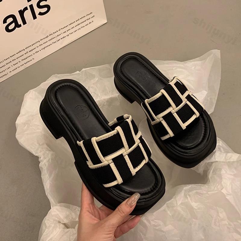 Fashion Elegant Open Toes Square Head Flat Slippers for Women's 2025 Summer New Fashion Comfortable Versatile Roman Style Beach Sandals