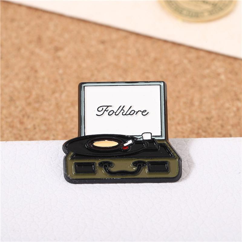 Taylor Swift s music album vinyl player brooch badge accessory