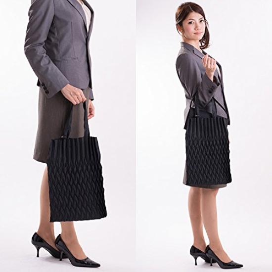 Aurora Pleated Sub Size 40 Japanese-made Bag, (Seseragi Black)