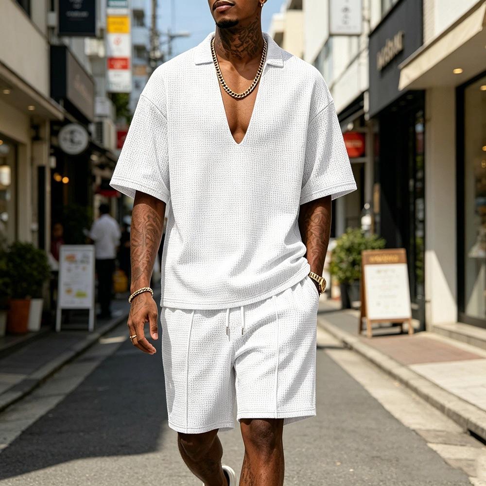 Conjunto Deportivo Casual para Hombre: Conjunto de Dos Piezas de Camiseta de Punto de Color Sólido con Cuello en V Profundo y Pantalones Cortos de Verano