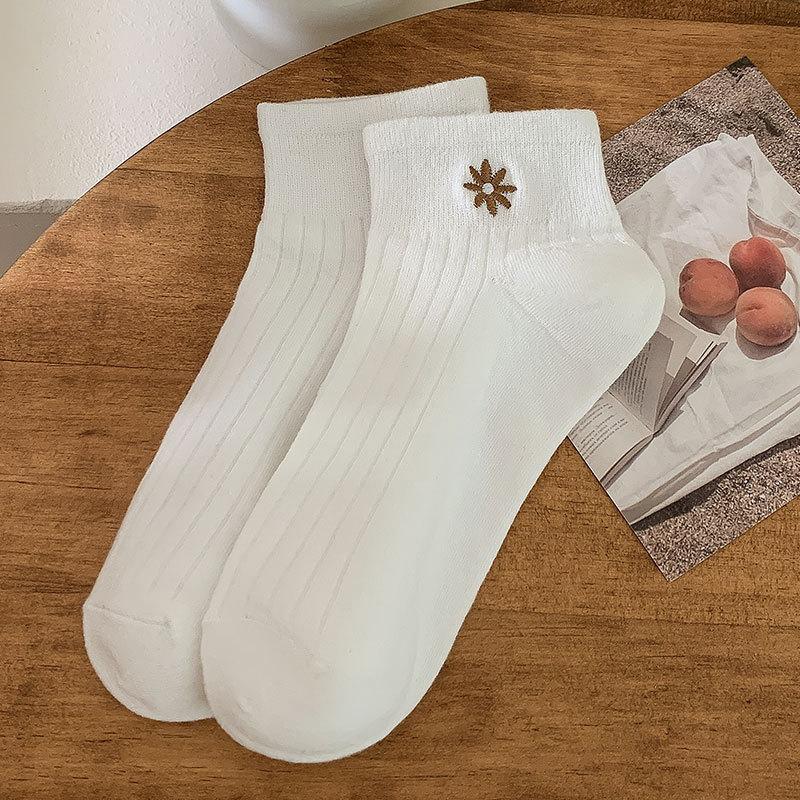 Women's Summer Thin Cartoon Embroidered Bear Low Top Shallow Mouth Non Slip Short Tube Boat Socks