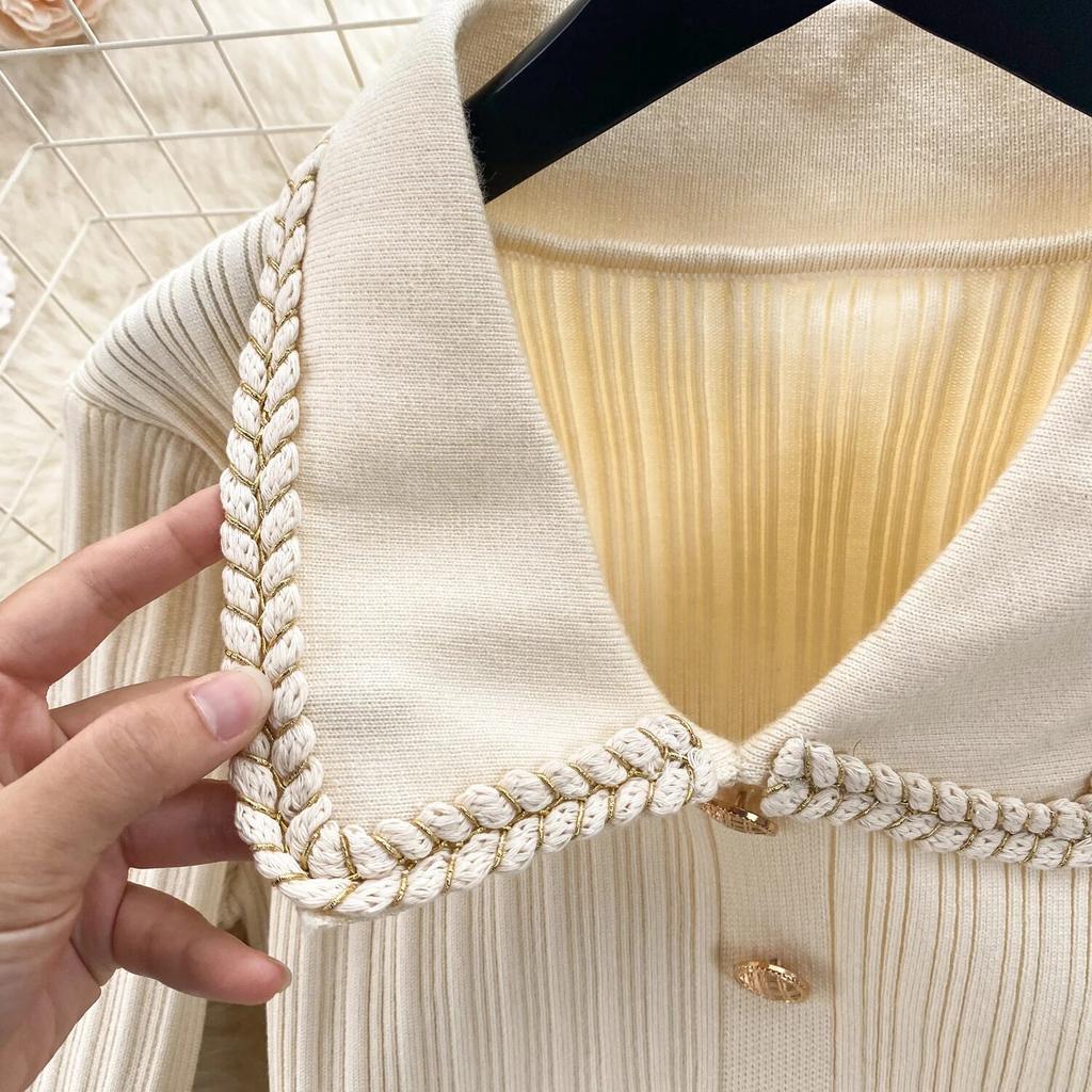 Strikket kjole Kvinner Høst og Vinter Ny High Sense Elegant midje Klem Slanking Temperament Lapel Genser Kjole