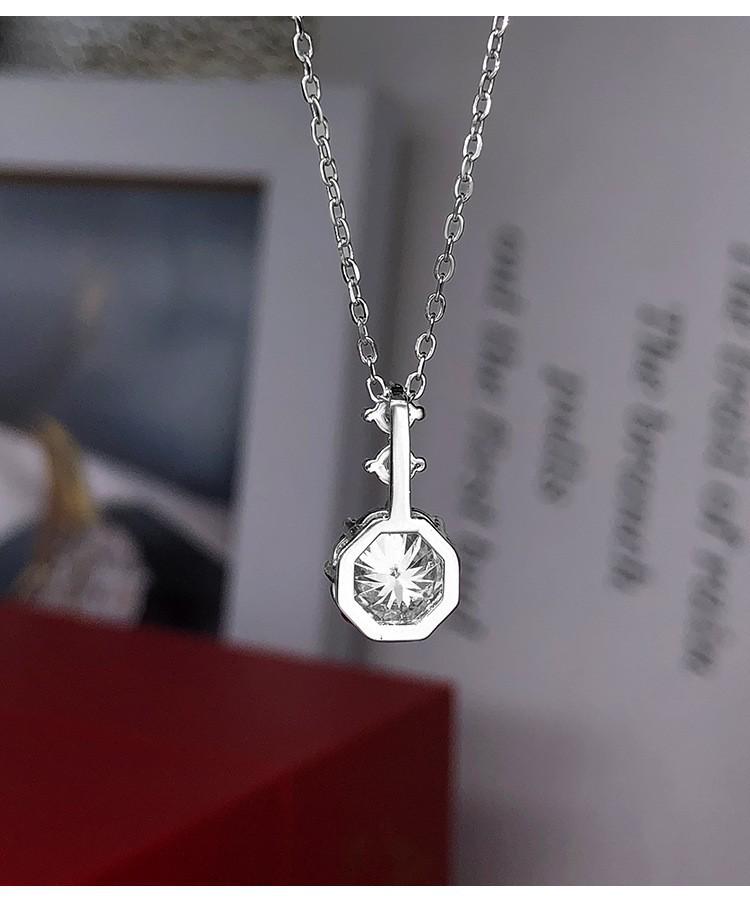 Sterling Silver Simulated Moissanite Snowflake Pendant Necklace for Women - Elegant Fashion Jewelry
