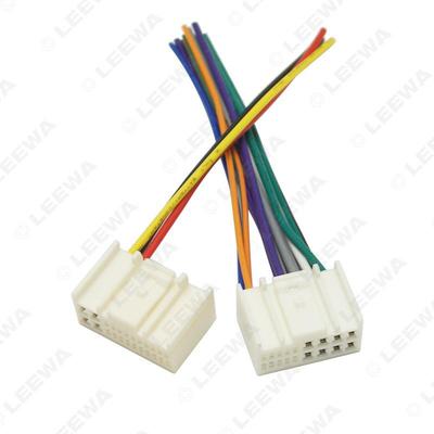 Akcesoria do elektroniki samochodowej – Kable, adaptery, gniazda