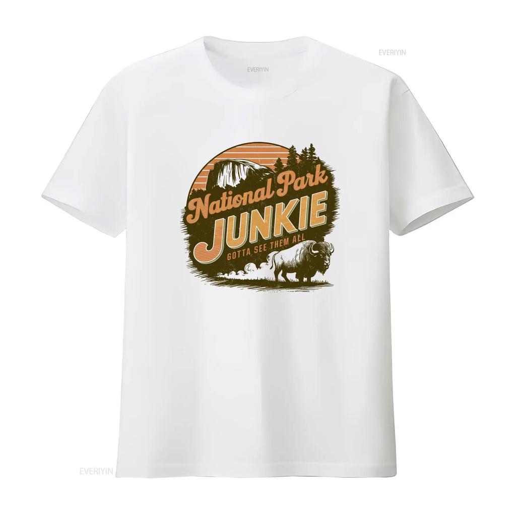 National Park Junkie Bison Vintage Retro T-Shirt