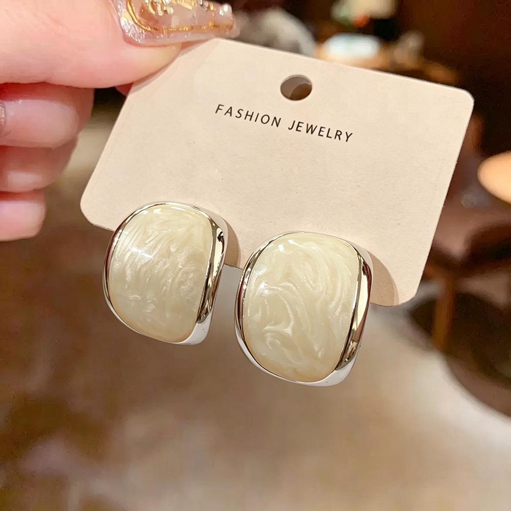 Retro French Geometric Oval Enamel Earrings - Versatile & Simple Ear Ornaments