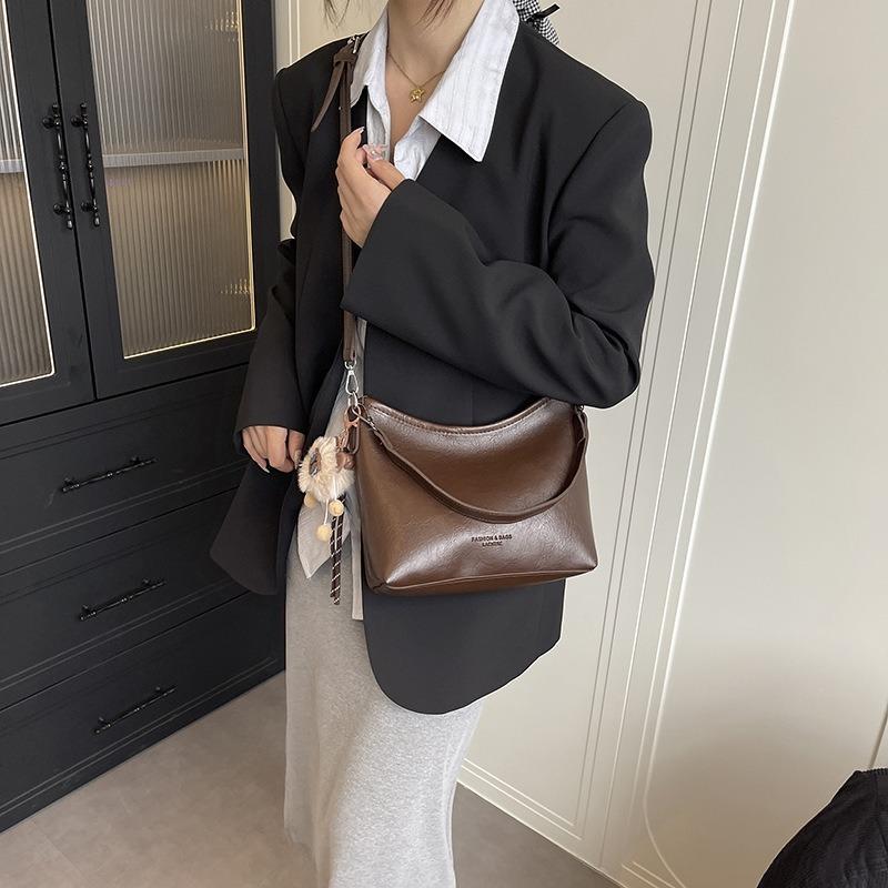 Retro handbag simple underarm bag women's new simple versatile commuter bag large-capacity shoulder bag