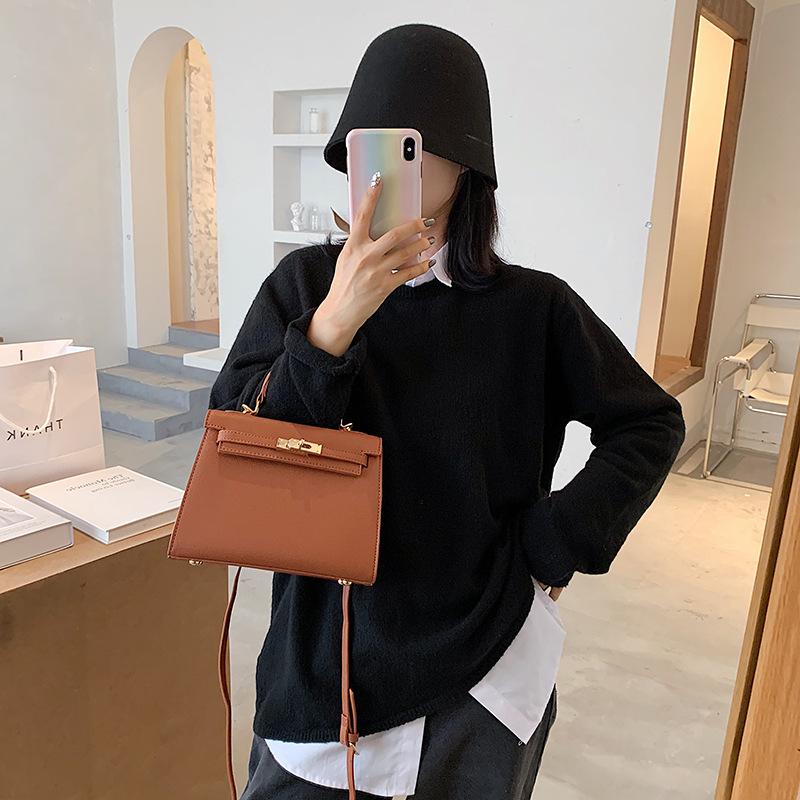 New high-end classic lock portable shoulder oblique span women's bag