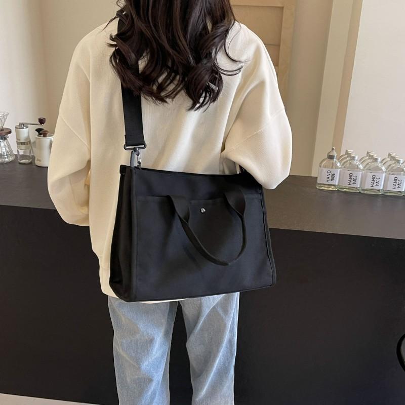 

2026 Cross-border New Japanese Korean Fashionable Shoulder Bag Women s Carry-on Canvas All-match Cross-slung Tote чорний