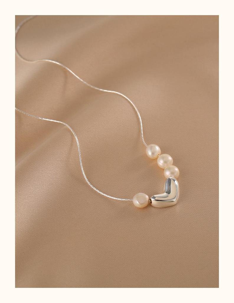 Sweet Pearl Heart Clavicle Necklace for Women – Versatile, Fashionable, and Trendy Layering Accessory
