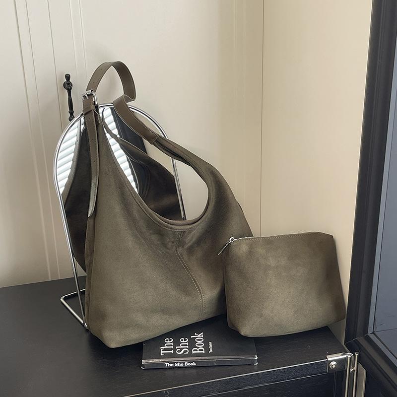 Large-capacity bag women's new autumn and winter casual shoulder armpit bag high-end commuting