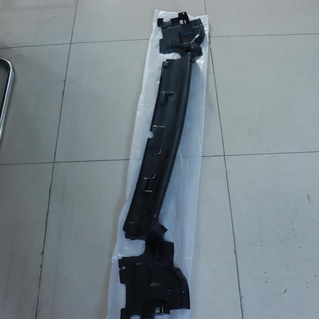 BMW G12 Windshield Wiper Frame Cover (Part No. 51747359797)