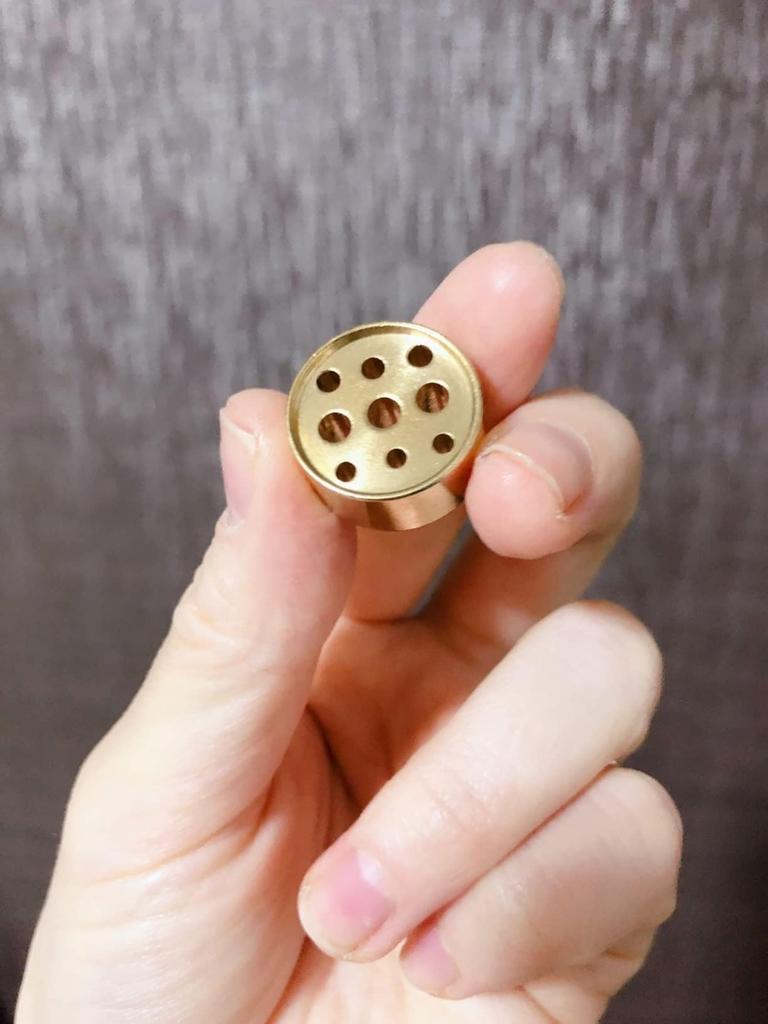 Stylish ceramic incense perfect for mini Buddhist and as an incense Includes a stand for incense Ideal for and Japanese-style holder, aromatherapy,