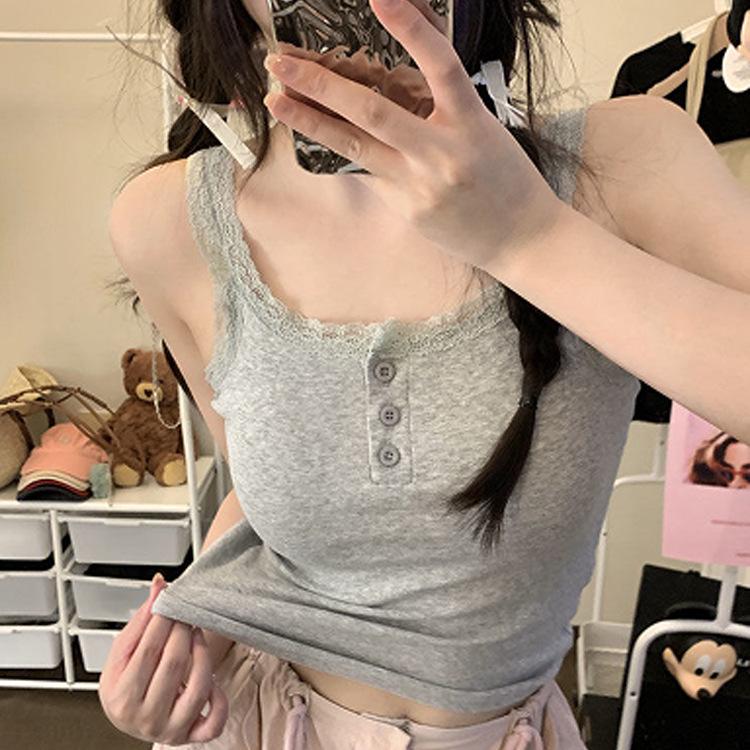 Elegancka Biała Koszulka na Ramiączkach z Koronkowym Wykończeniem, Wbudowane Miseczki Biustonosza, Piękny Tył, Kopertowy Dekolt, Bez Rękawów, Modelujący Sylwetkę, Styl Hot Girl