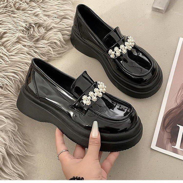 

Glossy platform small leather shoes women s ins trendy British college style 2025 autumn new height-increasing versatile Spice Girls single shoes 35 чёрный