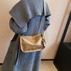 Taška s velkou kapacitou dámská podzimní a zimní všestranná 2025 nová retro široký ramenní messenger taška dámská texturovaná taška polštář