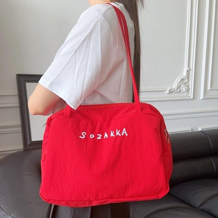 

Новая женская нейлоновая сумка под мышкой большой вместимости, спортивная фитнес-сумка-тоут, нишевая сумка-мессенджер для поездок на работу красный