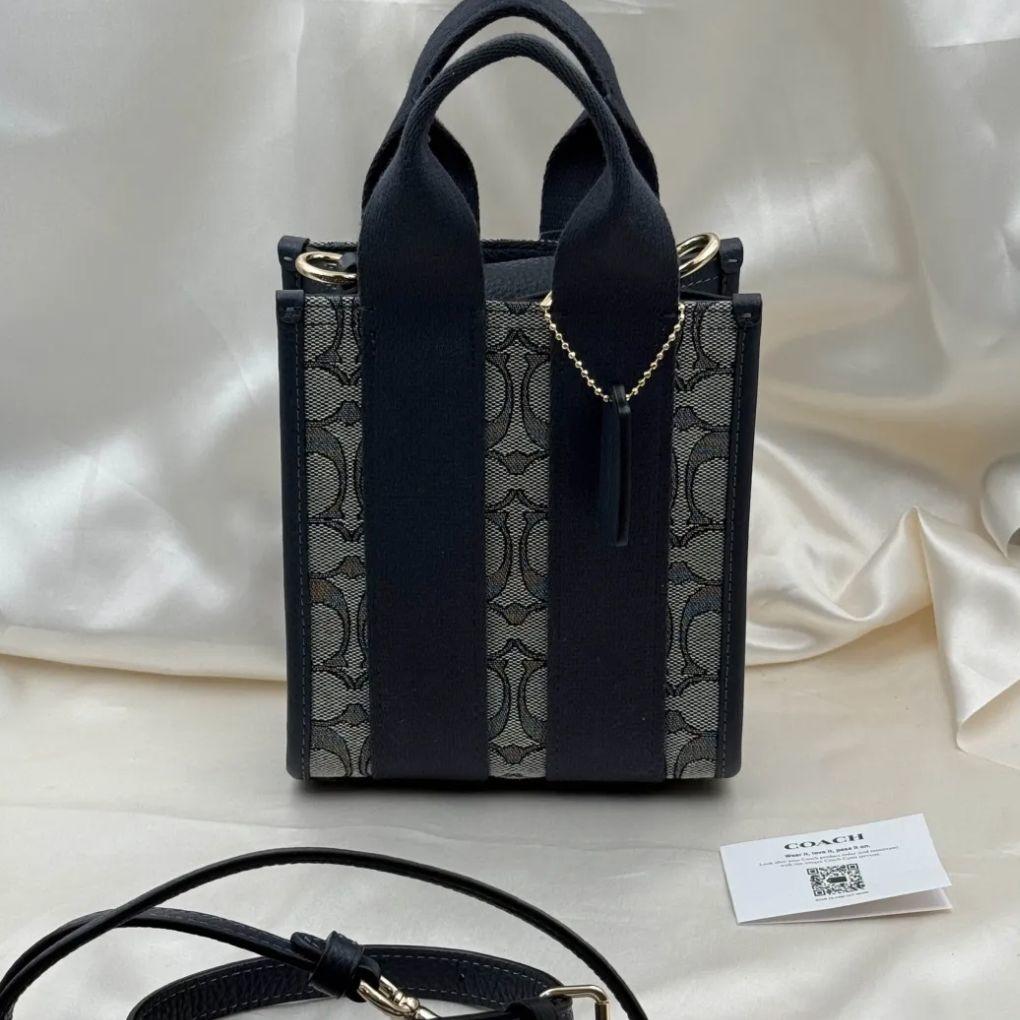 [Pre-Owned] Smith 15 Logo Charm Removable Shoulder Strap Pebble Leather Mini Crossbody Bag - Excellent #156FEKU ONE SIZE