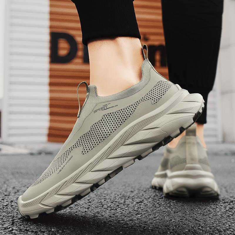 Men's shoes 2025 summer new breathable sports shoes men's fashion one-pedal lazy shoes comfortable and lightweight casual shoes