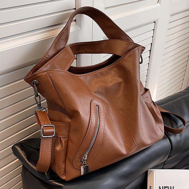 IELGY Fashionable All-Match Texture Commuter Shoulder Messenger Bag Large Capacity